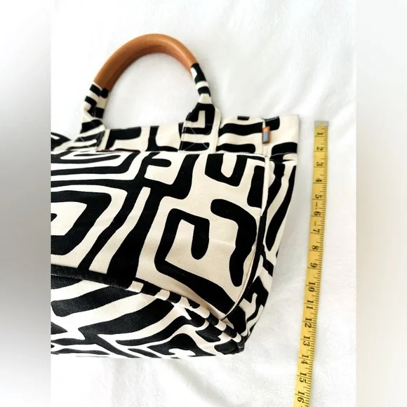 Ubuntu Life Weekender Bag Black Kuba Size Large - Picture 6 of 13